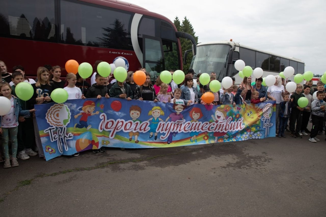 В преддверии праздника Международного дня защиты детей большую радость детям нашего района подарила автодорожная компания «Терра».