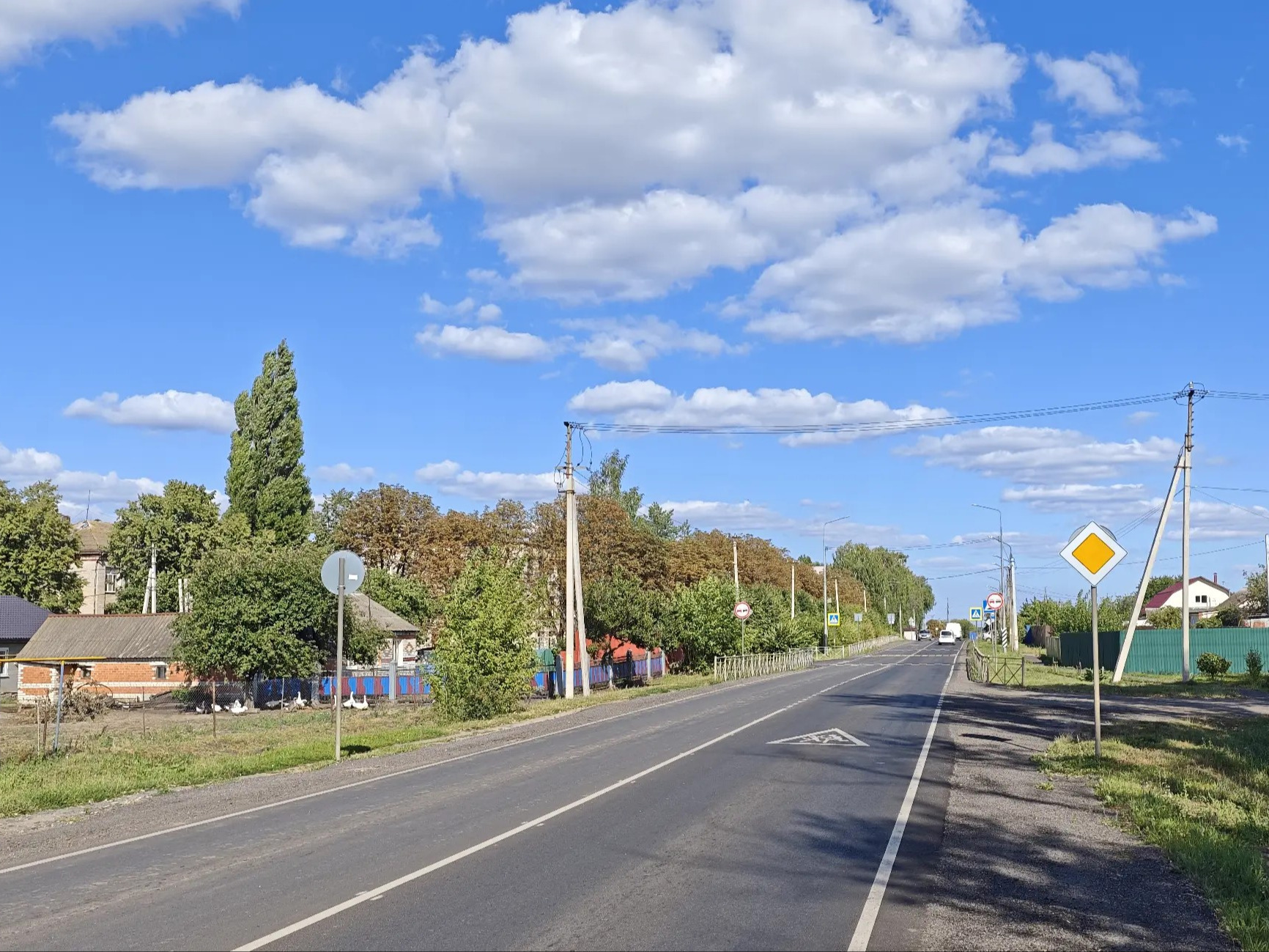 В Курской области отремонтируют 36 км дорог к школам.